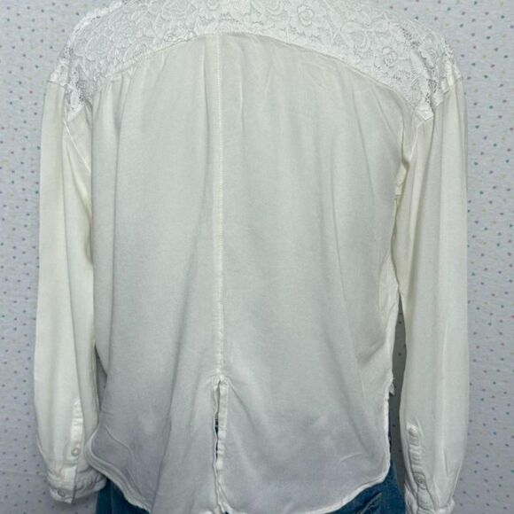Women's White and Cream Blouse - Picture 3 of 4